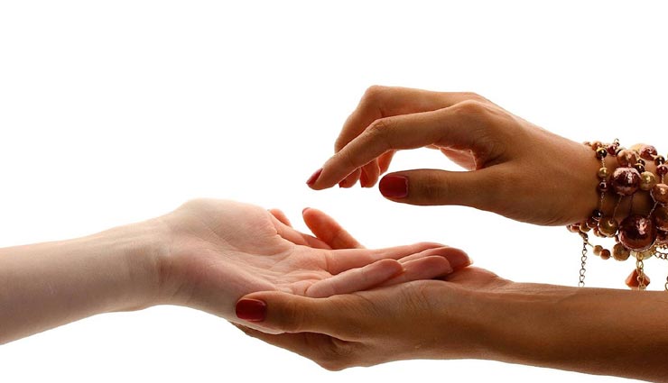 शादी के बाद उज्ज्वल होती हैं इन लोगों की किस्मत, जानें हाथ की रेखाओं से astrology tips,astrology tips in hindi,palmistry,marriage line in palm,fortune after marriage