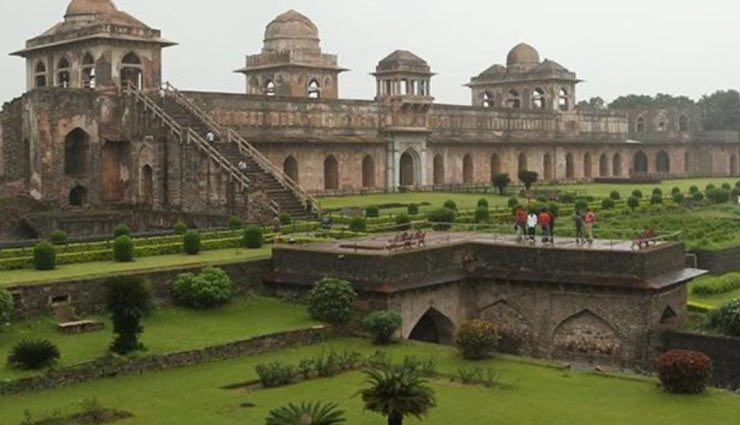 elephant palace madhya pradesh,hathi mahal madhya pradesh,elephant palace gwalior,gaj mahal madhya pradesh,historical monuments madhya pradesh,indian elephant palace,royal architecture madhya pradesh,heritage sites gwalior,tourist attractions in madhya pradesh,gwalior fort elephant palace,हॉलीडेज,हाथी महल,ट्रेवल,टूरिज्म