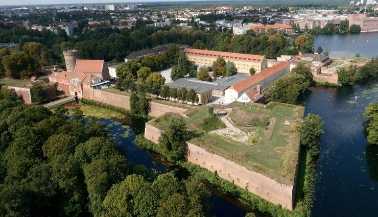 germany,haunted places,haunted places in germany,berlins citadel,zvikov castle,the white lady in freihung,poveglia,italy,chateau miranda