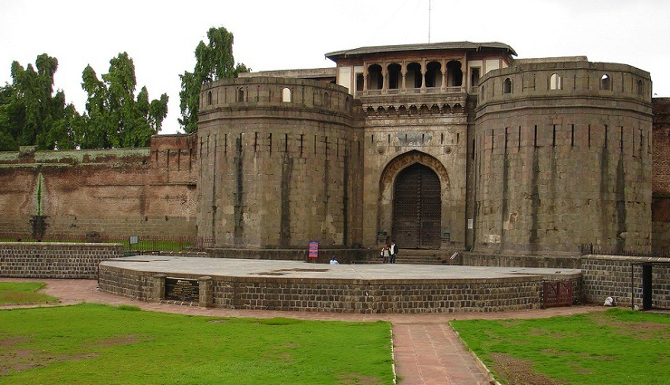 haunted places,haunted places in india,india,bhangarh fort,rajasthan,dumas beach,gujarat,ramoji film city,hyderabad,agrasen ki baoli,delhi,shaniwarwada,pune