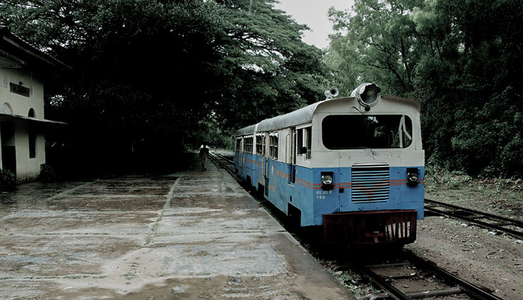 haunted railway stations,indian railway stations