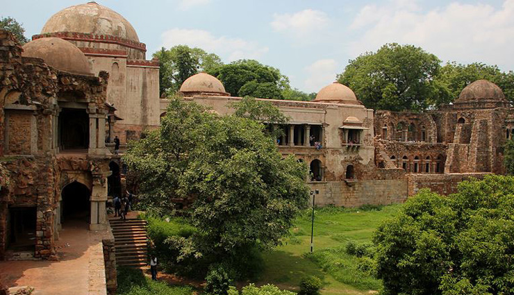 delhi,delhi pre wedding photoshoot,pre wedding location,travel,holidays,travel guide