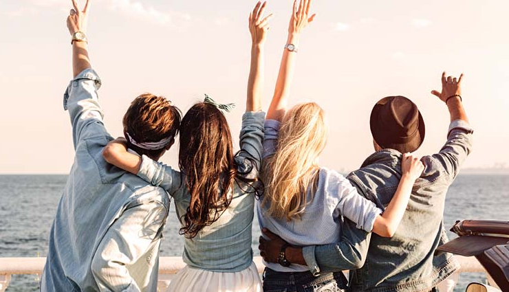 reasons to love someone,why love someone,benefits of loving someone,reasons to love,why we love,love and connection,love and trust,love and friendship,love and inspiration,intimacy and love,physical attraction and love,compatibility in love,feeling safe in love,love and safety,love and fulfillment