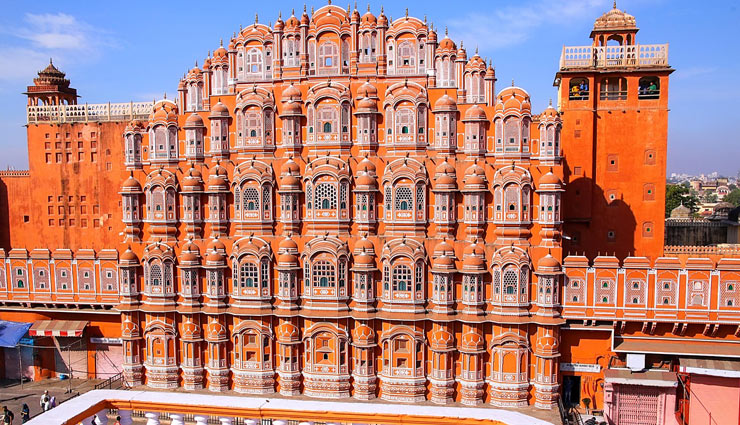 hawamahal in jaipur,hawamahal,jaipur tourism,holidays,travel,tourism,unknown facts about hawamahal