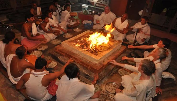 आखिर क्यों हवन के दौरान बोला जाता हैं 'स्वाहा', जानें इसका रहस्य astrology tips,astrology tips in hindi,havan ritual,swaha in havan