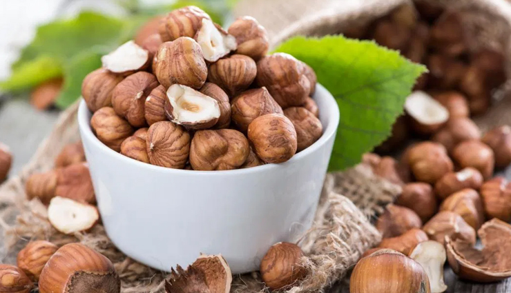 10 Benefits of Consuming Hazelnuts For Good Health
