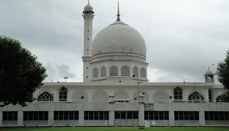 india,mosques in india,popular mosques,holidays,travel,tourism