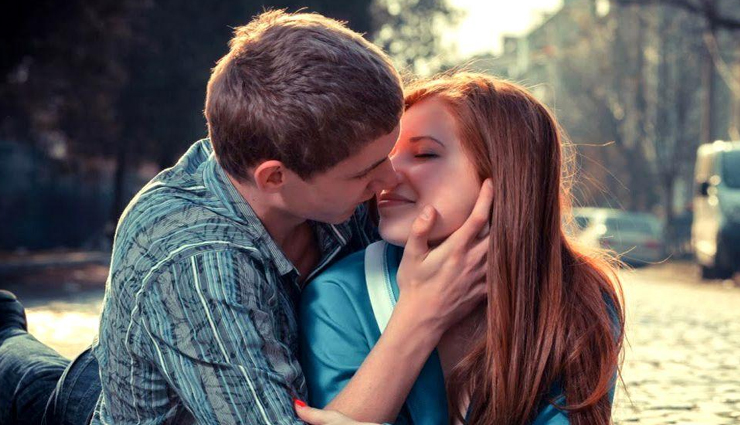 signs he like you,he love you,love,love tips,relationship,relationship tips