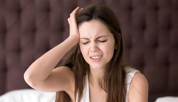 सिरदर्द का कारण बनती हैं ये 6 आम चीजें, जानें और रहें स्वस्थ