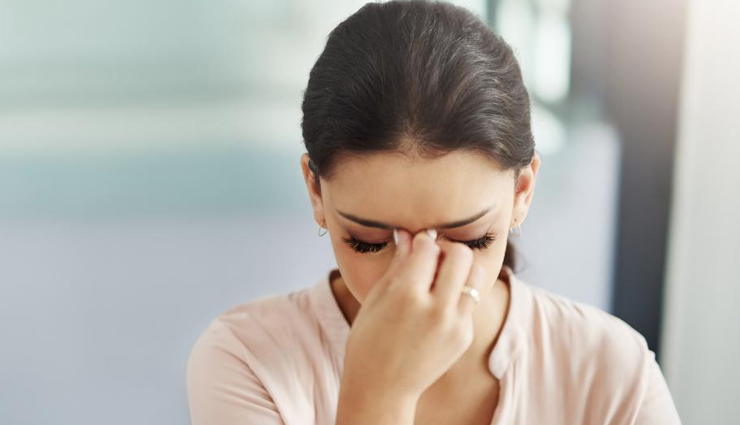 sleeping without pillow benefits,health benefits of pillowless sleep,pillow-free sleep advantages,neck health without pillow,natural sleep posture benefits,sleeping posture and well-being,benefits of pillowless rest,improved spinal alignment without pillow,sleep quality without pillow support,pillowless sleep and back health,optimal sleeping positions for health,neck and posture benefits of pillow-free sleep,बिना तकिये सोने के फायदें