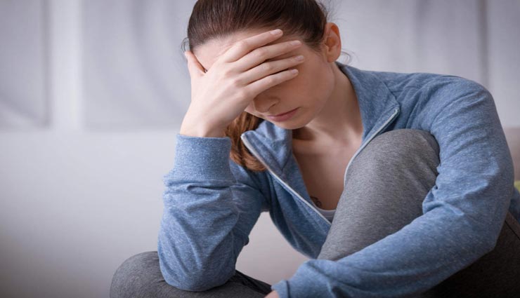 क्यों होने लगता है रोने के बाद भयंकर सिरदर्द, जानें दोनों के बीच का कनेक्शन