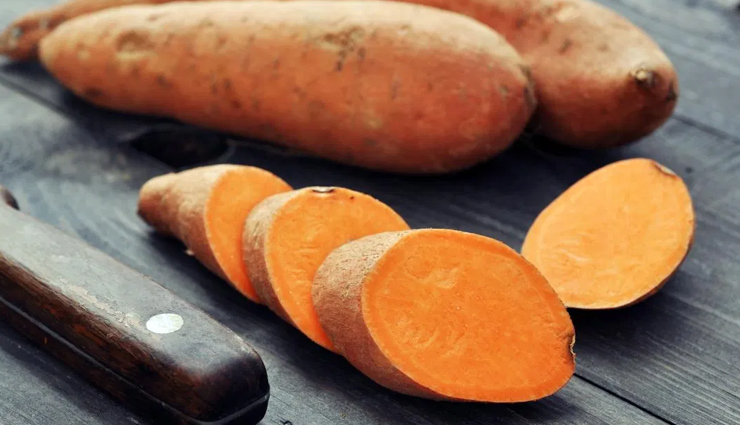 red yellow and orange fruit,purple fruit and vegetable,Leafy Greens,sweet potatoes,fish,foods to maintain healthy eyes,healthy food,food for eyesight,Health tips,summer tips,fitness tips