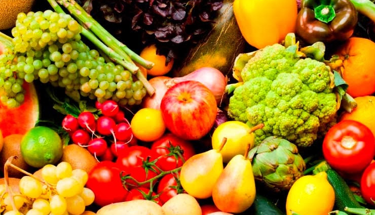 healthy eyes,healthy eyes tips,hydrate eyes,relax your eyes with cucumber,do daily eyerobics,massage eyes,change your diet,health news,Health tips,healthy eyes tips