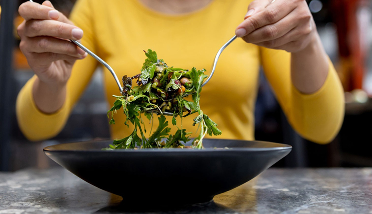 home remedies for heart health,natural ways to keep heart healthy,heart-healthy diet tips,foods for heart health,herbal teas for heart,garlic for heart health,turmeric benefits for heart,heart-healthy exercise,reduce stress for heart health,maintain healthy weight for heart