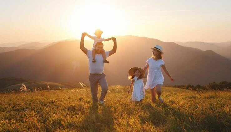 healthy family relationships,tips for healthy family relationships,how to build a healthy family,strong family bonds,importance of family relationships,ways to improve family relationships,maintaining healthy family dynamics,communication in family relationships,family bonding tips,creating a positive family environment