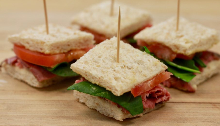 a small sandwich,fresh fruits and nuts,baby carrots with a dip,apples and peanut butter,yogurt and fruit,trail mix,popcorn,healthy snacks,Health tips,fitness tips