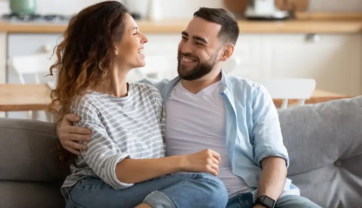 how to be a better listener,relationship communication tips,active listening in relationships,improve partner understanding,listening skills for couples,strengthen emotional connection,effective communication in relationships,relationship advice,couples communication tips,attentive listening techniques