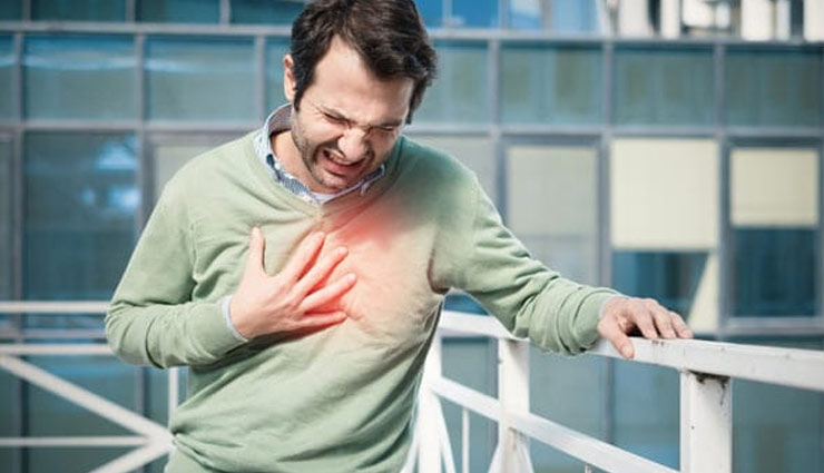 खून का गाढ़ा होना बनता है हार्ट अटैक का कारण, कुदरती रूप से पतला करें इन 5 आहार की मदद से 