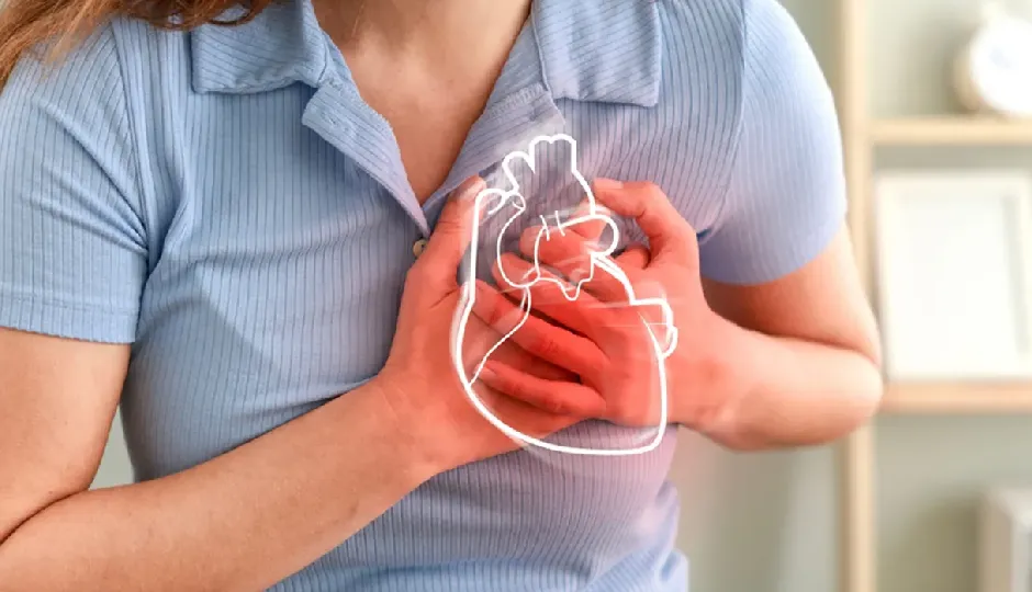 हार्ट अटैक से 48 घंटे पहले शरीर देता है ये चेतावनी, समय रहते समझें तो बच सकती है जान