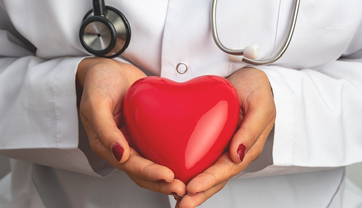 mulberries health benefits,nutritional value of mulberries,mulberries calories,dried mulberries nutrition,uses of mulberries,black red white mulberries,mulberries for weight loss,mulberries fiber content,mulberry tea jam juice,healthy snacks mulberries