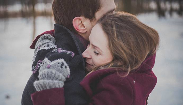 types of hugs,meaning behind different hugs,common types of hugs,what each hug means,romantic hugs,platonic vs romantic hugs,body language in hugs,interpreting hugs,hug meanings in relationships,how to read hugs,significance of hugs,non-verbal communication in relationships,different types of hugs in love,affectionate hugs,emotional connection through hugs