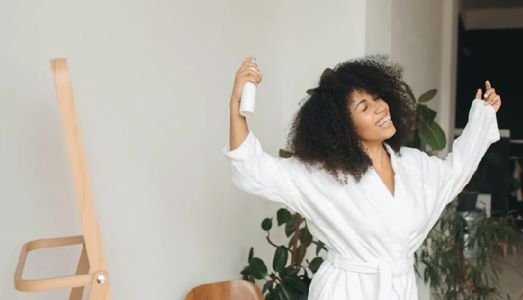 glass hair trend,achieving glass hair,glass hair tutorial,sleek hair styling,hair maintenance tips,straightening hair techniques,heat protectant products,blow drying methods,hair sectioning,hair straightener tips,flat iron techniques,glossy hair finish,shine serum application,hair oil for shine,frizz control tips,hair styling for elegance,celebrity hair trends,influencer hairstyles,haircare routine,professional hair styling