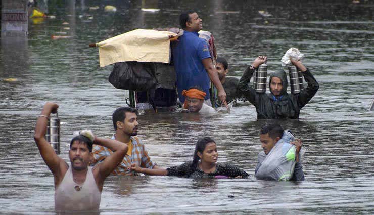 बिहार में बाढ़ के कारण बढ़ा मौत का आंकड़ा, यूपी में बारिश की वजह से छह और लोगों की मौत