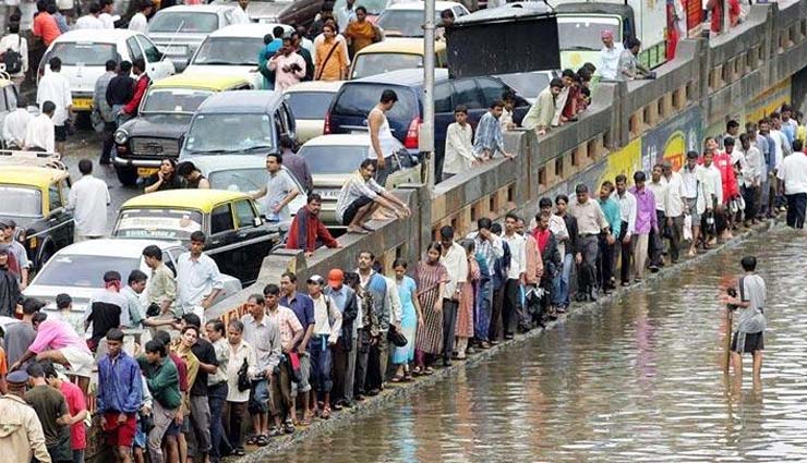 mumbai rain,monsoon,malad kalyana east,ndrf,trains cancelled,heavy rain,water logging,news,news in hindi ,पुणे,मुंबई में बारिश का कहर