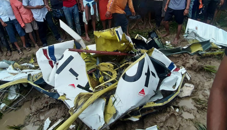 आजमगढ़ के सरायमीर में खराब मौसम के कारण एयरक्राफ्ट गिरा, पायलट की मौत