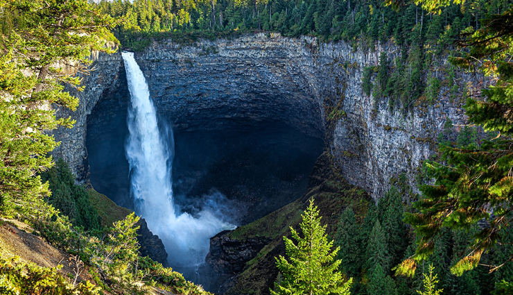 ice climbing,best places to try ice climbing,travel,holidays