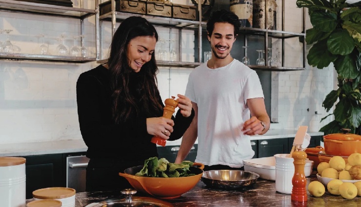 supportive partner signs,relationship support,emotional support in relationships,partner encouragement,genuine support from partner,relationship goals,supportive spouse traits,love and ambition,healthy relationship tips,partner who motivates,emotional connection,couple goals