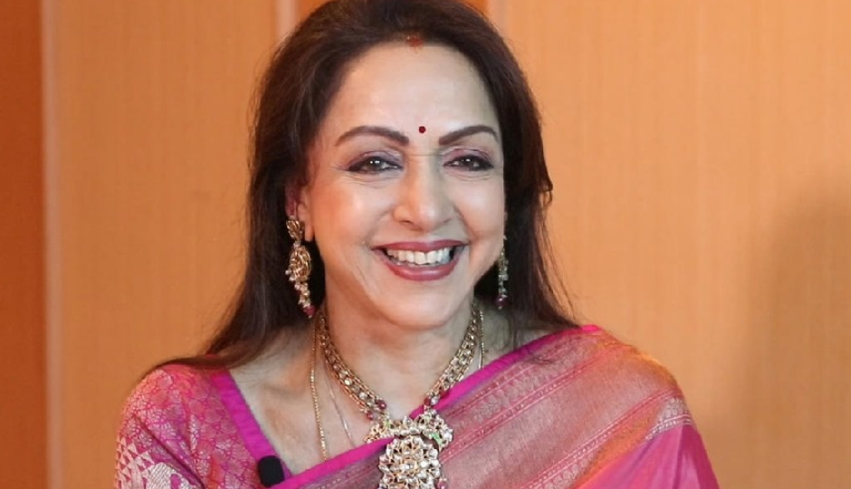 2 News : हेमा मालिनी सोशल मीडिया पर हुईं ट्रॉल, वीडियो वायरल, रिया ने 5 साल बाद पासपोर्ट मिलने पर जताई खुशी