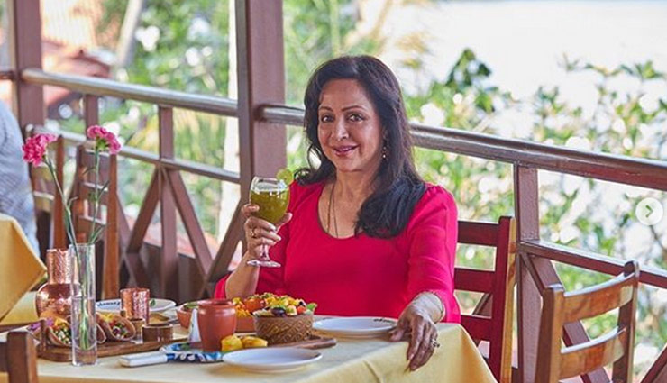 पिछले 5 सालों में 34 करोड़ रुपये बढ़ी हेमा मालिनी की संपत्ति, इन कारों की है मालकिन