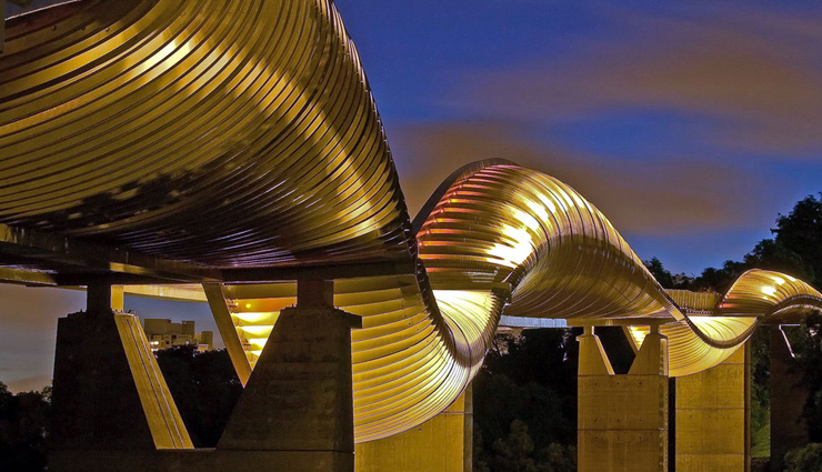 singapore rocked in architecture form