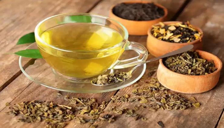 क्या आप भी इम्युनिटी बढ़ाने के लिए कर रहे हर्बल टी का सेवन, बचें इन गलतियों से