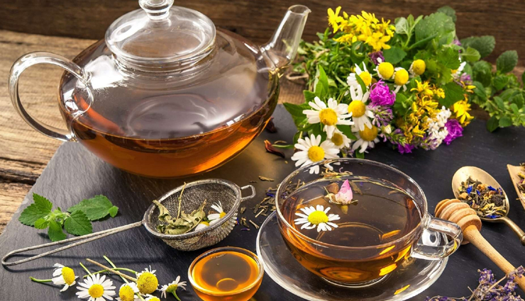 monsoon season,stay healthy,must-eat foods,healthy diet,immunity-boosting foods,monsoon health tips,seasonal fruits,herbal teas,soups and stews,green leafy vegetables,citrus fruits,nuts and seeds,whole grains,hydration,immune system,digestive health,antioxidant-rich foods,weight management,skin health