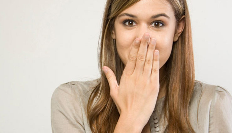 लगातार आ रही हिचकी से हो चुके है परेशान, ले इन उपायों की मदद Health tips,hiccups,easy tips for hiccups,hiccups remedies,home remedies