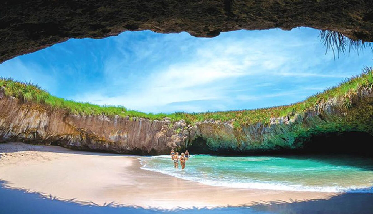 must-visit beaches worldwide,beaches to explore around the world,top global beach destinations,best beaches for travel enthusiasts,world most stunning beaches,beach exploration destinations,tropical paradises to visit,famous beaches across the globe,traveling to iconic beaches,beach destinations for wanderlust