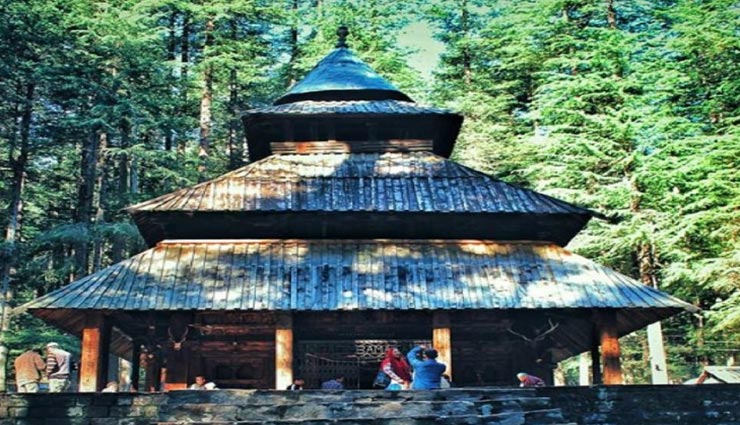 weird news,weird temples,kauravas and pandavas temples,blood in prasad