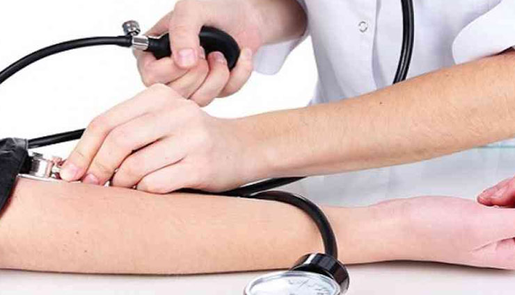 हाथ-पैर का कांपना बन सकता है बड़ी समस्या, जानें इसके पीछे का कारण Health tips,hands and feet vibrate,big problem,reason behind vibrate