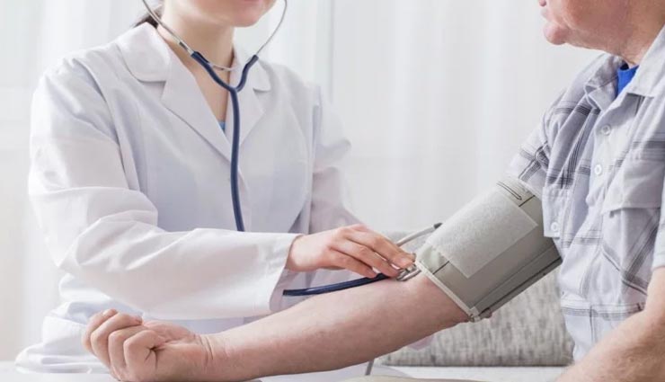 हाई ब्लड प्रेशर की समस्या बनती हैं परेशानी, इन 3 उपायों से पाए नियंत्रण