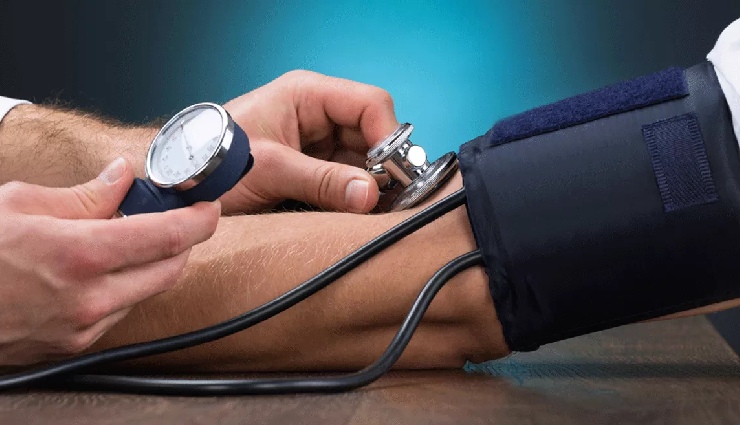 calcium deficiency symptoms,low calcium signs,calcium benefits,weak bones causes,muscle cramps and calcium,osteoporosis risk,daily calcium requirement,calcium for bone health,calcium-rich foods,signs of low calcium levels