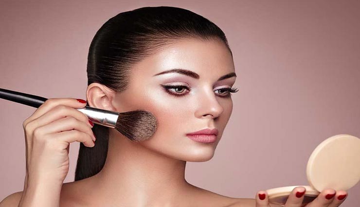 beauty tips,beauty tips in hindi,highlighter according to skin tone,makeup tips