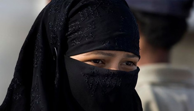 हिजाब कॉन्ट्रोवर्सी पर सपा नेता रुबीना का विवादित बयान, कहा- हिजाब पर उठने वाले हाथ को काट डालेंगे