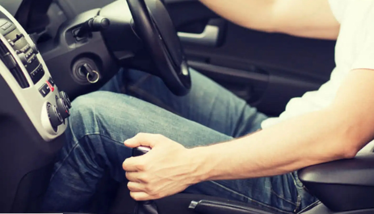 driving in the mountains,mountain driving safety tips,safe mountain driving,driving on mountain roads,mountain driving advice,holiday travel safety,travel tips for mountainous regions,tourism in mountain areas,safe holiday driving,mountain road travel tips,how to drive safely in the mountains during holidays,essential tips for driving on mountain roads,what to know about mountain driving for tourists,safety tips for mountain travel during holiday season,preparing for a mountain road trip