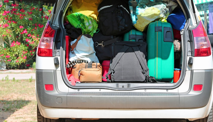 driving in the mountains,mountain driving safety tips,safe mountain driving,driving on mountain roads,mountain driving advice,holiday travel safety,travel tips for mountainous regions,tourism in mountain areas,safe holiday driving,mountain road travel tips,how to drive safely in the mountains during holidays,essential tips for driving on mountain roads,what to know about mountain driving for tourists,safety tips for mountain travel during holiday season,preparing for a mountain road trip