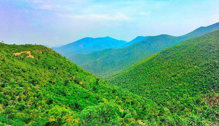 हिल स्टेशन के लिए भी जाना जाता हैं कर्नाटक, देते हैं मंत्रमुग्ध कर देने वाले नजारे karnataka hill stations scenic views,mesmerizing views in karnataka hills,best viewpoints in karnataka hill stations,scenic beauty of karnataka hill stations,stunning vistas in karnataka mountains,picturesque hill stations in karnataka,karnataka hilltop panoramas,breathtaking sights in karnataka hills,karnataka scenic mountain landscapes,karnataka hills and mesmerizing views