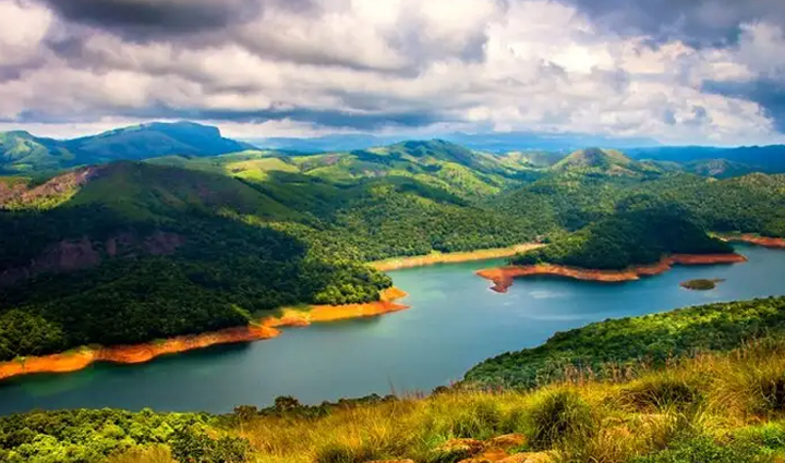 south india hill stations,must-visit hill stations,south india travel destinations,hill station holidays,explore south india,tourism in south india,best hill stations to visit,south india vacation spots,travel guide for hill stations,hill station tourism in south india,south india holiday destinations,travel tips for hill stations,south india tourism attractions,hill station travel experiences,top hill stations in south india