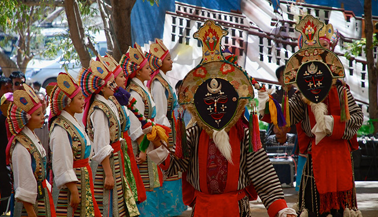 himachal pradesh,things to do in himachal pradesh,places to visit in himachal pradesh,trek to triund top,kullu dussehra,khajjiar lake,tibetan opera in dharamshala,fly high in the skies of bir billing