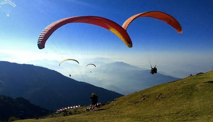 himachal pradesh,things to do in himachal pradesh,places to visit in himachal pradesh,trek to triund top,kullu dussehra,khajjiar lake,tibetan opera in dharamshala,fly high in the skies of bir billing